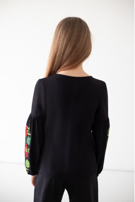 Вишиванка для дівчат